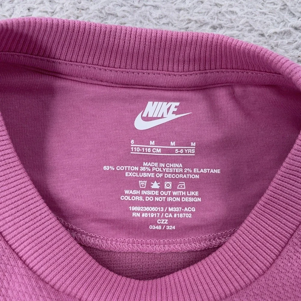 Nike Sweatshirt YOUTH‎ Girls 5-6 Magic Flamingo Pink Swoosh Embossed Crewneck